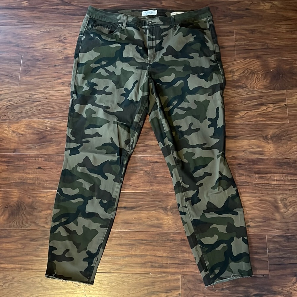 Jessica Simpson High Rose Ankle Jeans